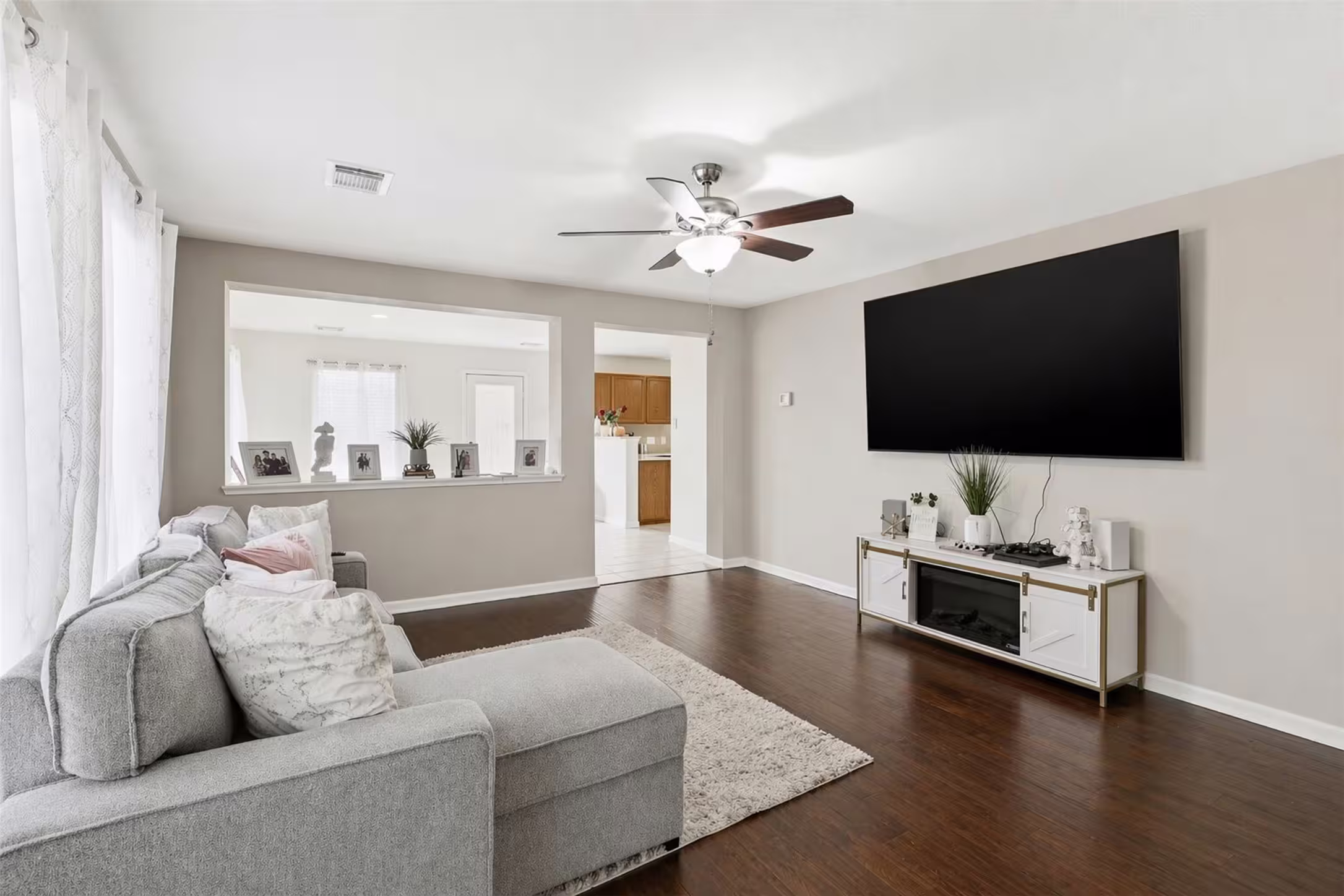 Photo 4 of 3010 Swift Brook Glen Way, Spring, TX