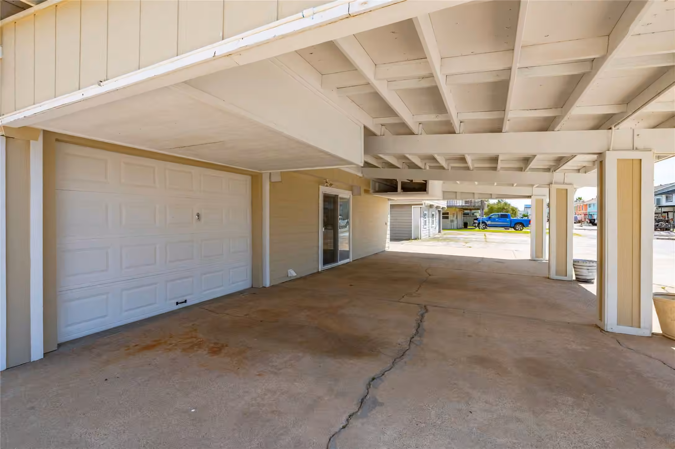 Photo 6 of 920 Bonita Street, Bayou Vista, TX
