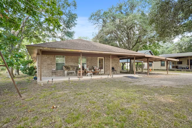 Photo 2 of 5913 County Road 225, East Bernard, TX