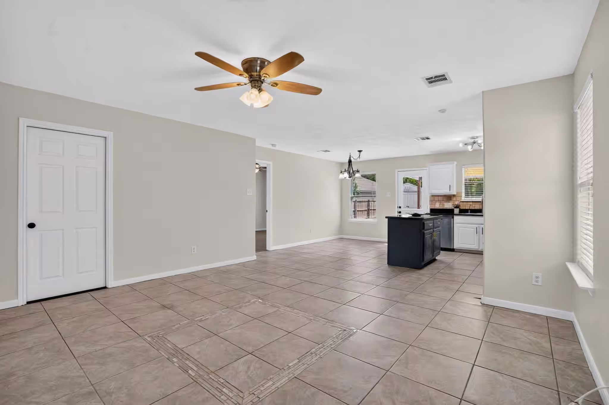 Photo 5 of 4008 Pedernales River Lane, Spring, TX