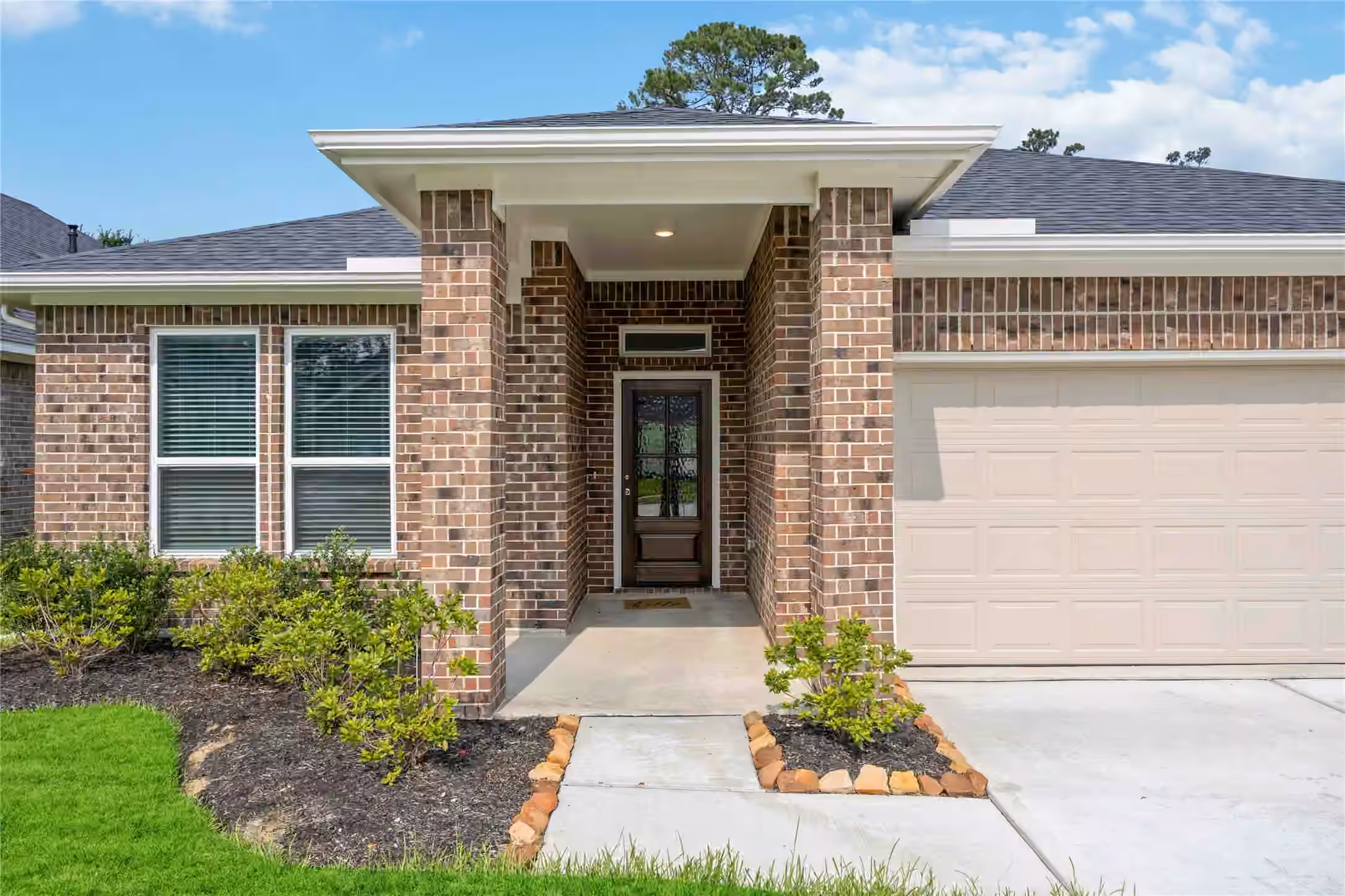 Photo 3 of 3915 Sugardale Street, Baytown, TX