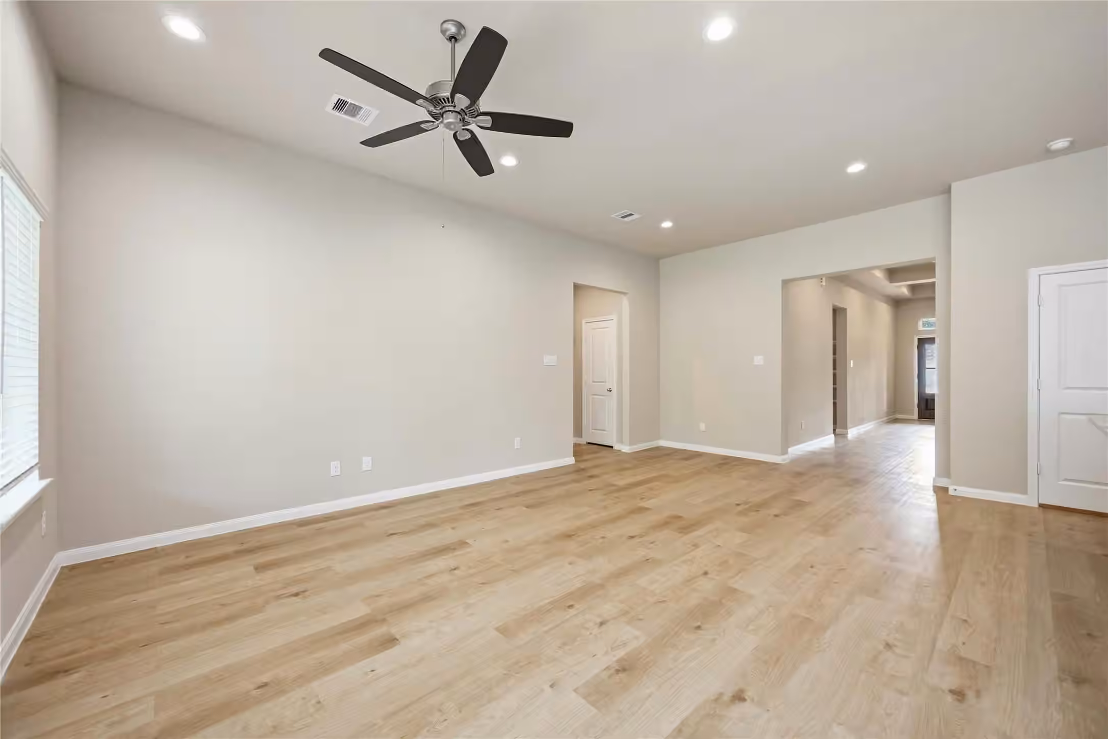 Photo 7 of 3915 Sugardale Street, Baytown, TX