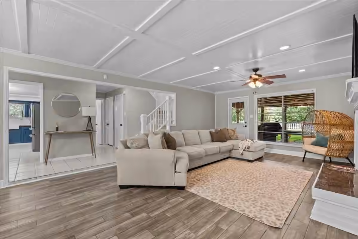Photo 4 of 209 Palm Aire Drive, Friendswood, TX