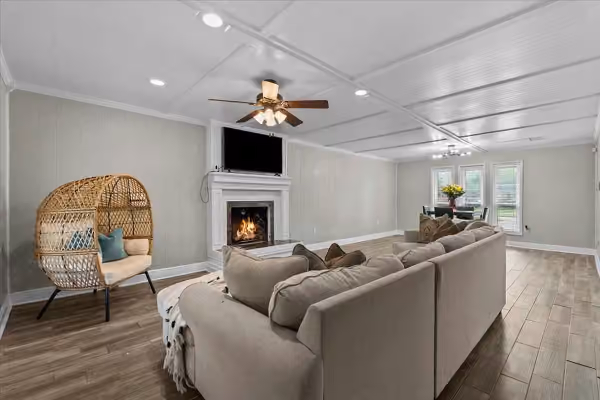 Photo 5 of 209 Palm Aire Drive, Friendswood, TX