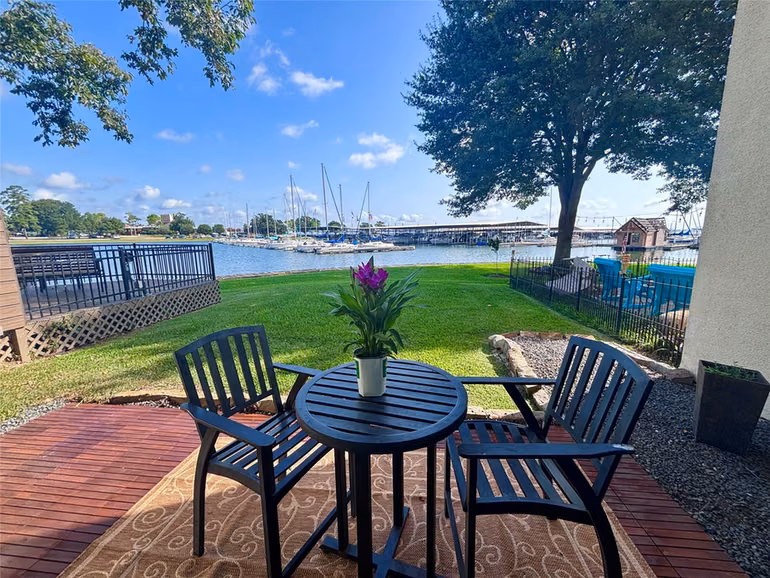 Photo of 4018 Knollcrest Drive, Montgomery, TX