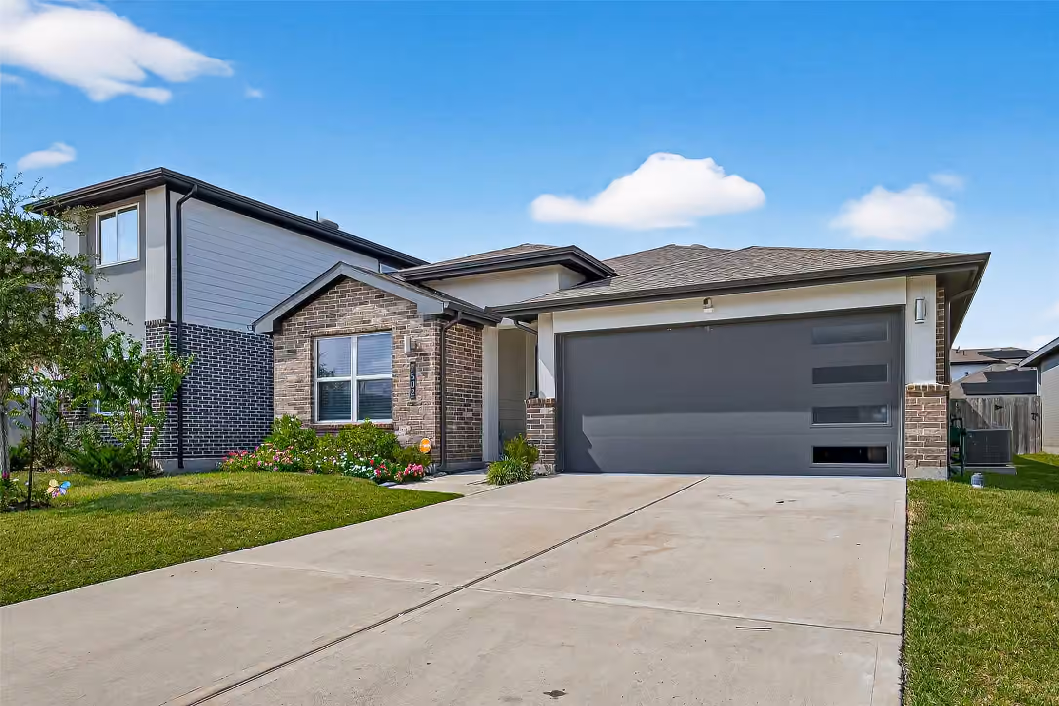 Photo 3 of 7502 Sonora Star Lane, Richmond, TX