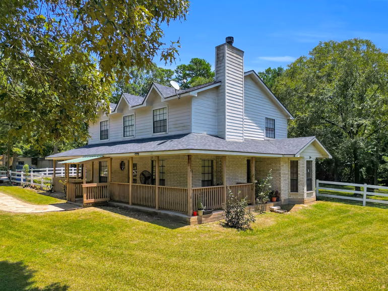 Photo 4 of 3907 Black Oak Lane, Montgomery, TX