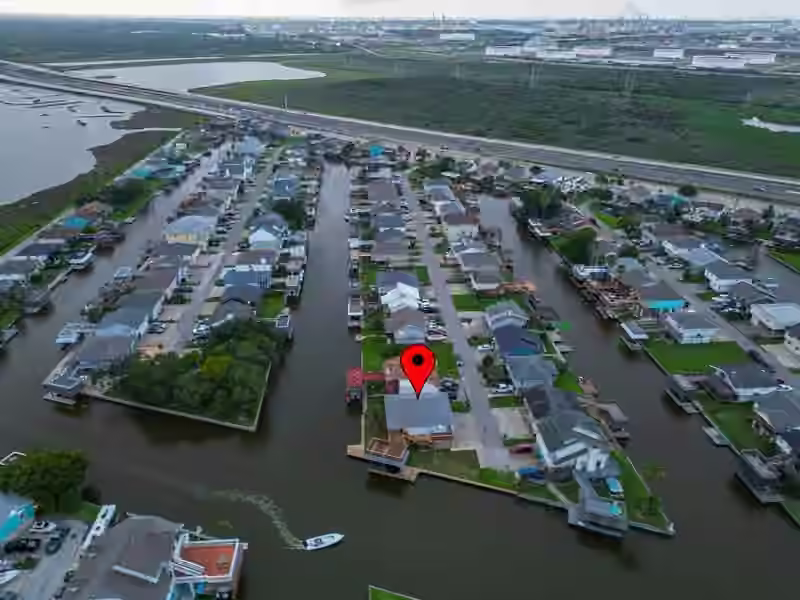 Photo 5 of 16 N Curlew Street, La Marque, TX