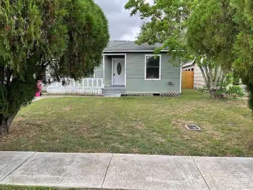 Photo of 1022 W 8th Street, Freeport, TX