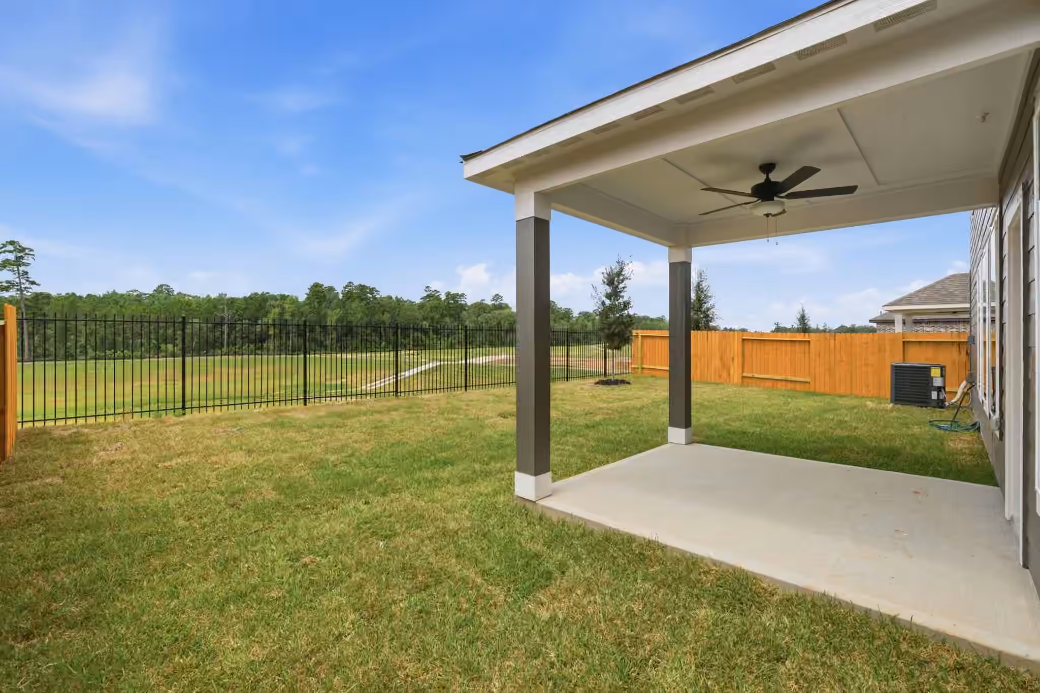 Photo 5 of 21551 Bluebonnet Bay Drive, Magnolia, TX