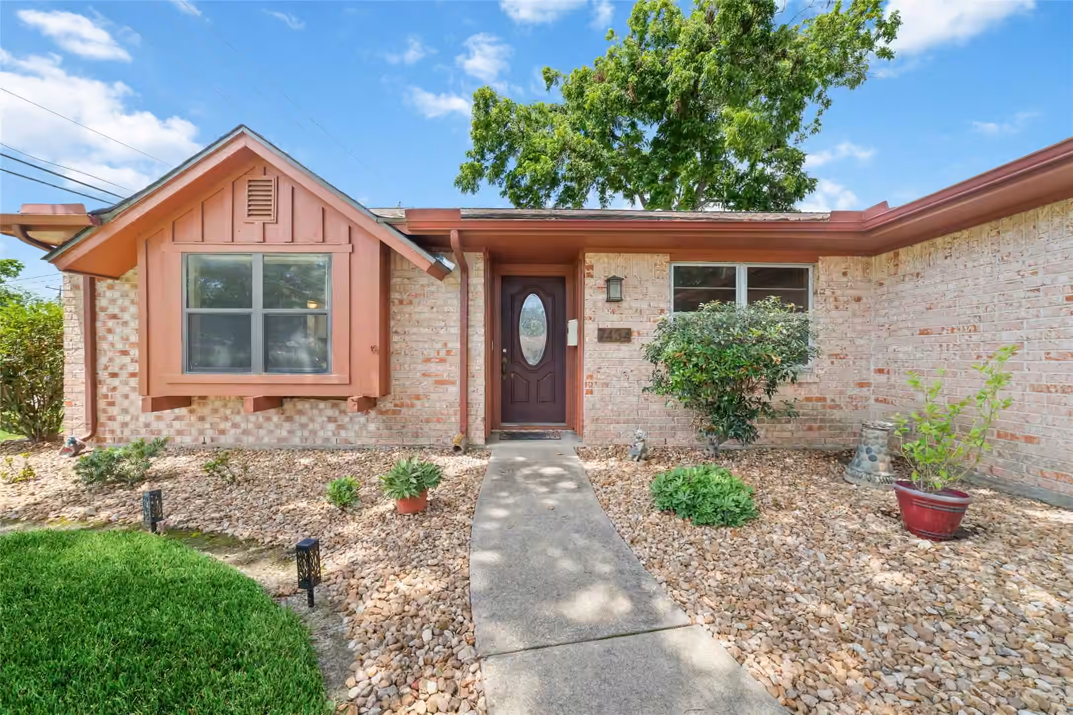 Photo 2 of 7434 Carew Street, Houston, TX