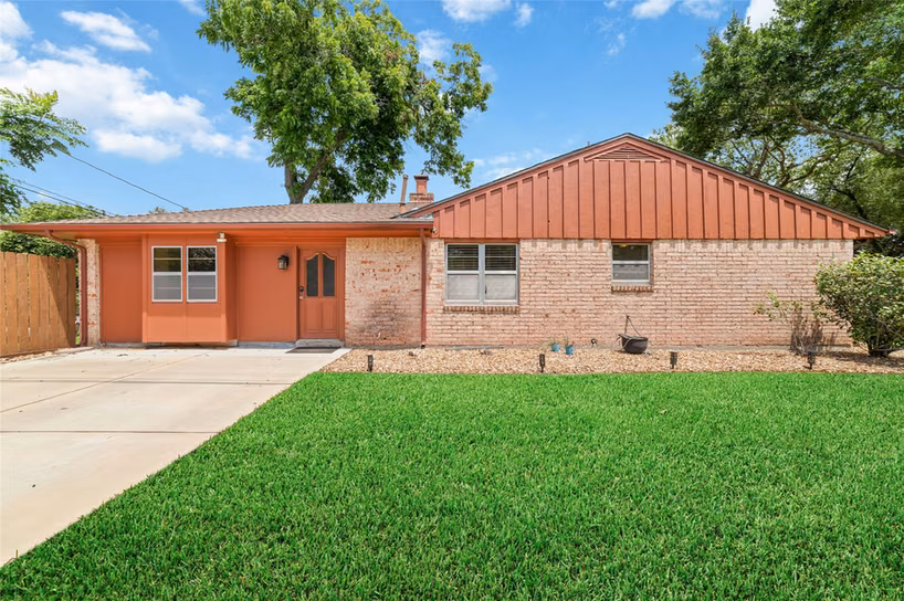 Photo 4 of 7434 Carew Street, Houston, TX