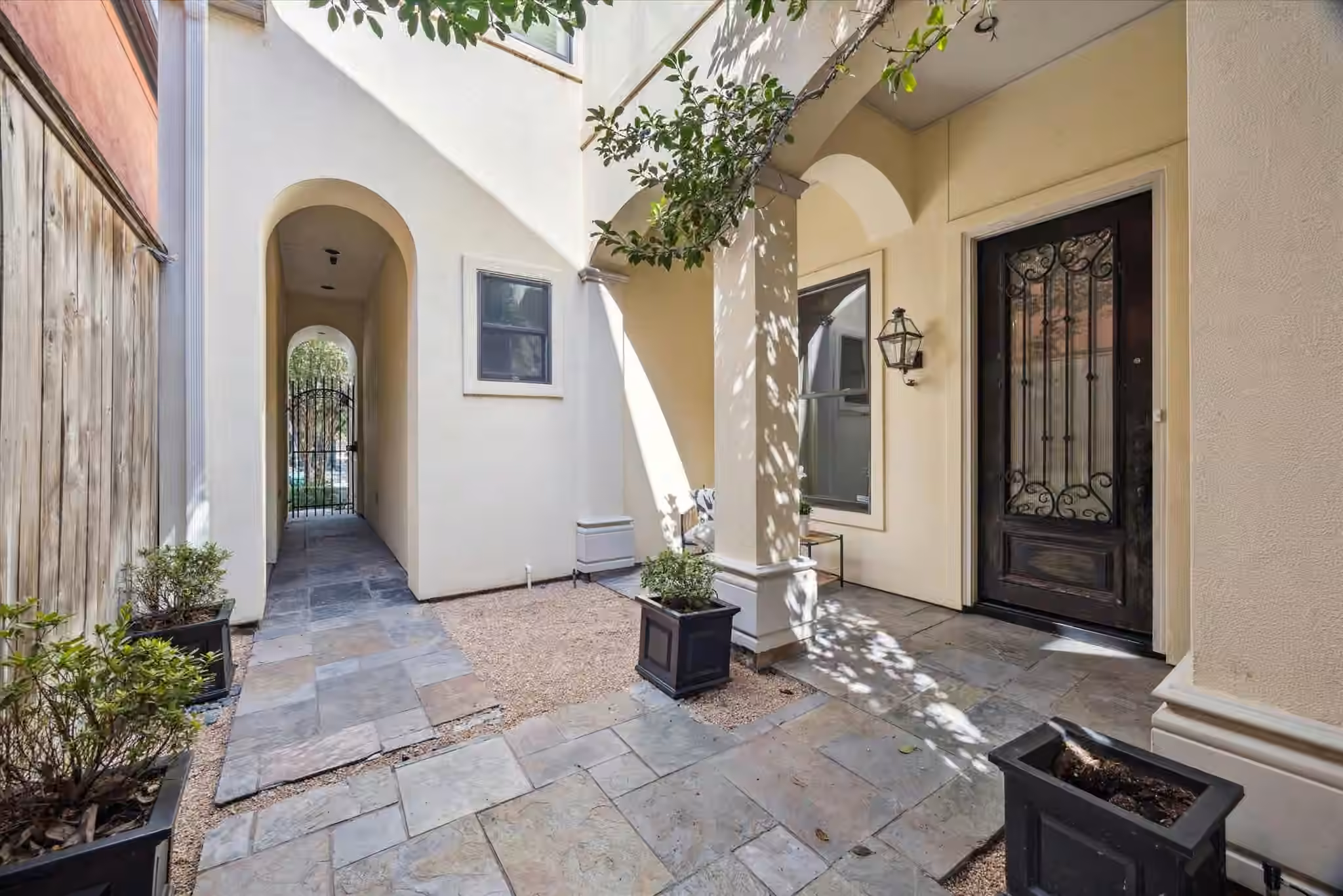 Photo 5 of 2145 Fairview Avenue, Houston, TX