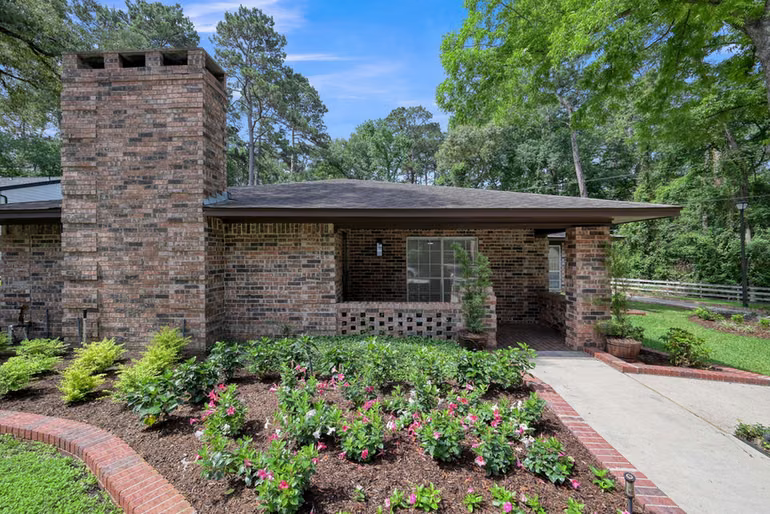 Photo of 117 Broken Bough Lane, Conroe, TX 77304