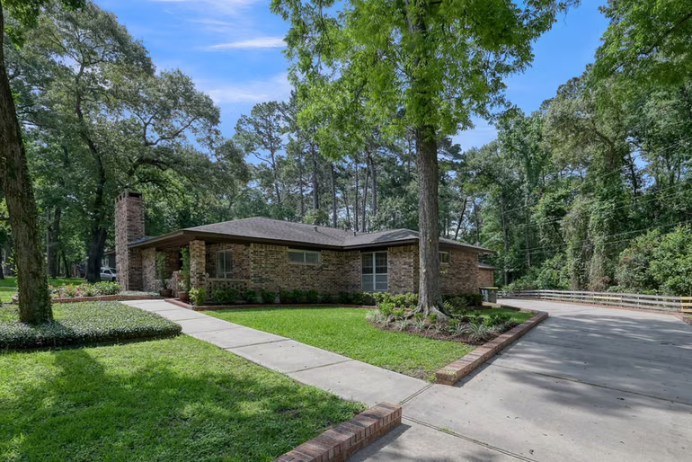 Photo 4 of 117 Broken Bough Lane, Conroe, TX