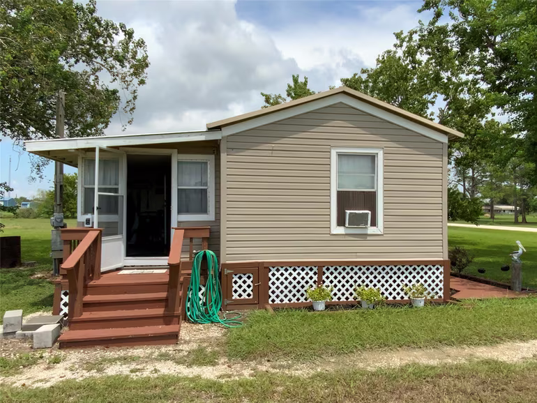Photo 4 of 160 Tupelo S, Palacios, TX