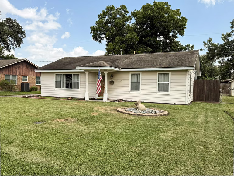 Photo of 2009 W 14th 1/2 Street, Houston, TX