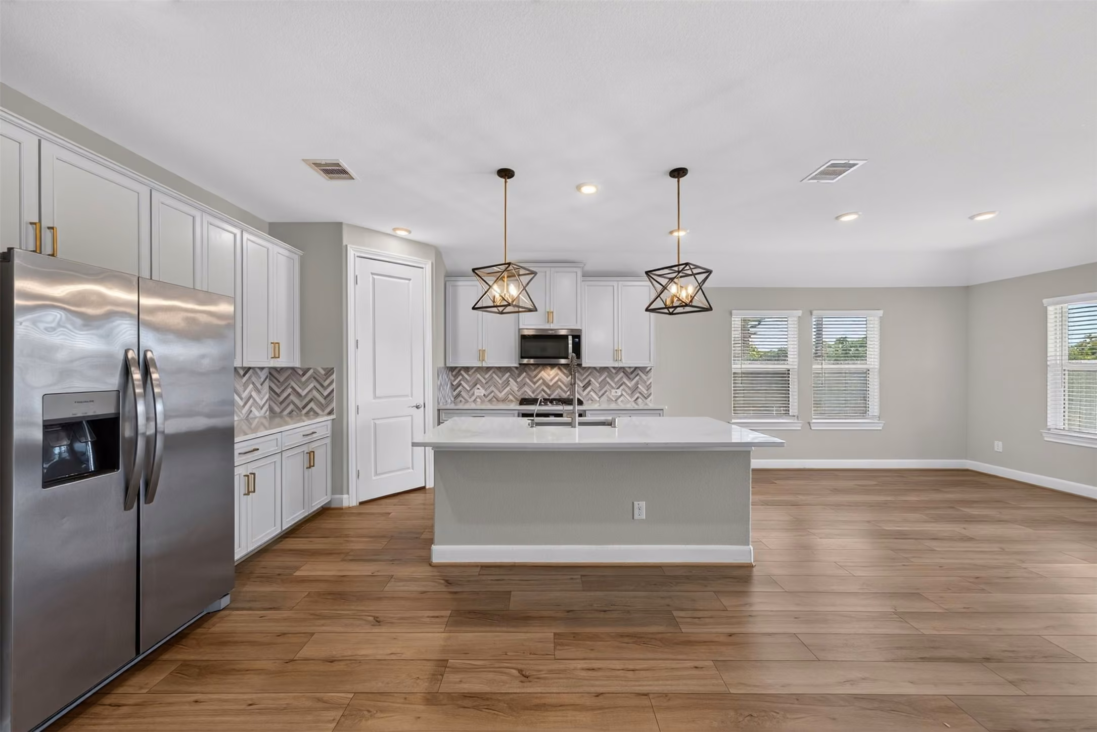 Photo 2 of 2702 Summer Indigo Trail, Pearland, TX