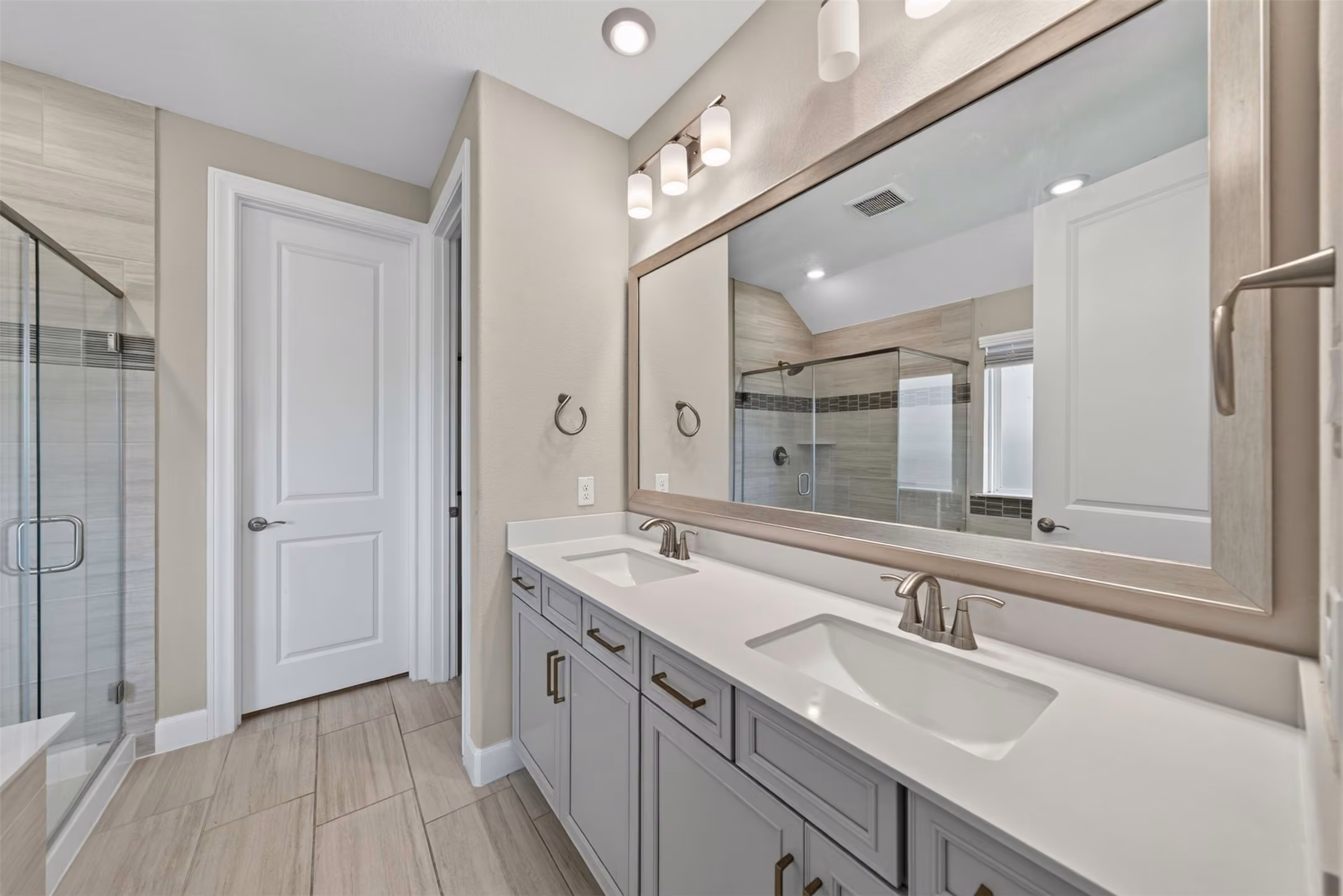 Photo 4 of 2702 Summer Indigo Trail, Pearland, TX