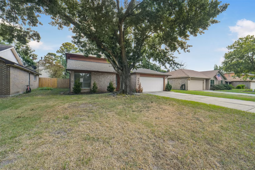 Photo 4 of 3638 Village Grove Drive, Humble, TX