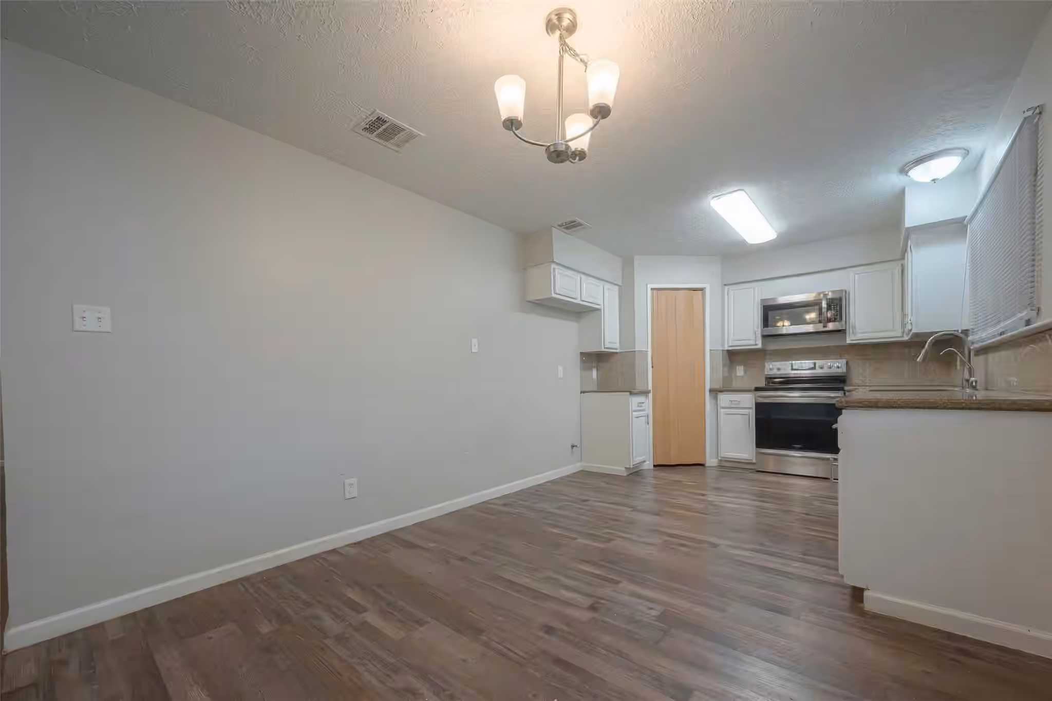 Photo 5 of 11647 Corkwood Drive, Houston, TX