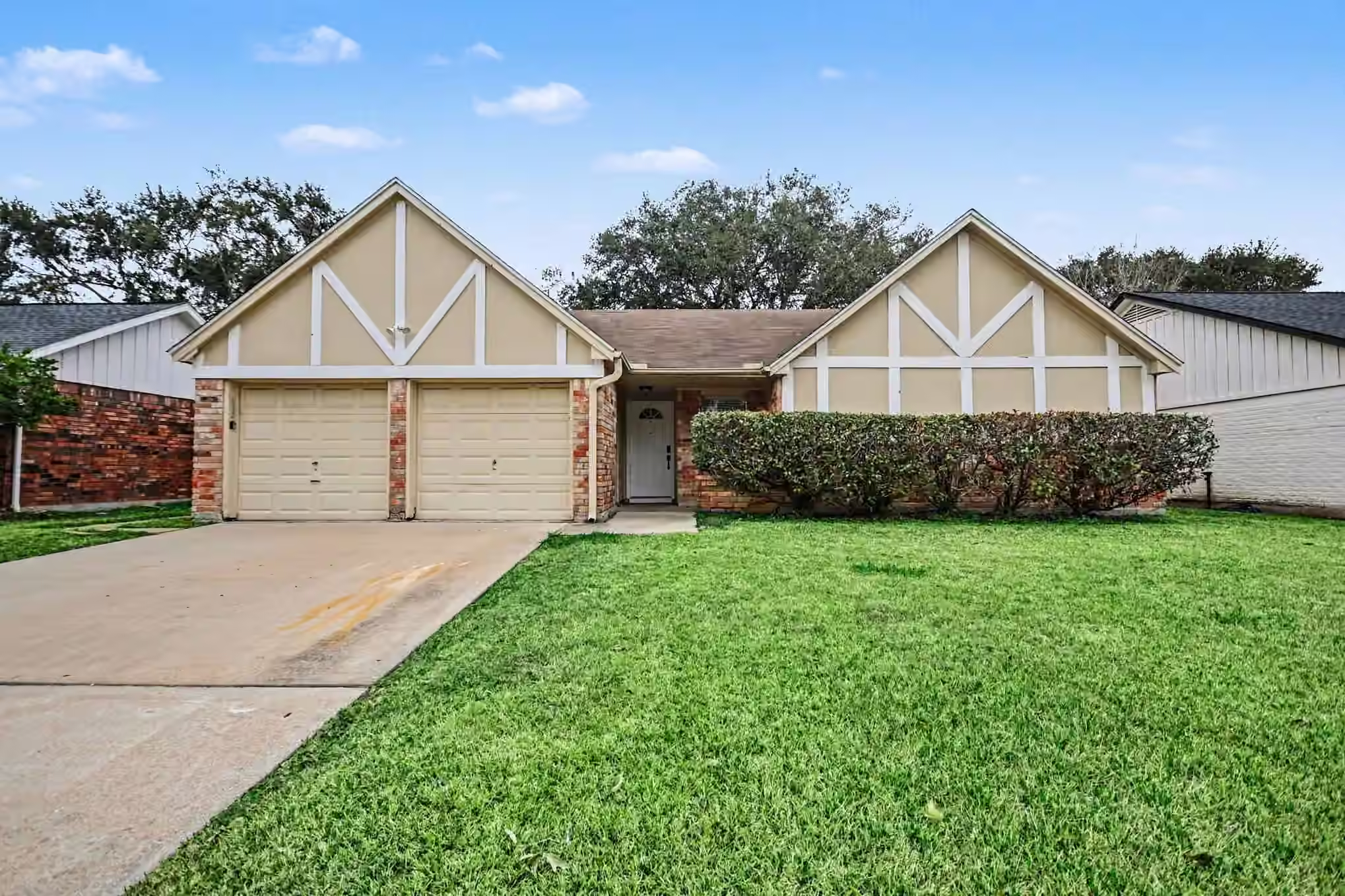 Photo of 15727 Blackhawk Boulevard, Friendswood, TX 77546