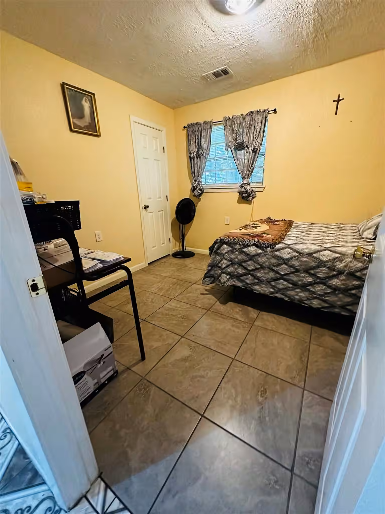Photo 5 of 1146 Mitchell Road, Houston, TX