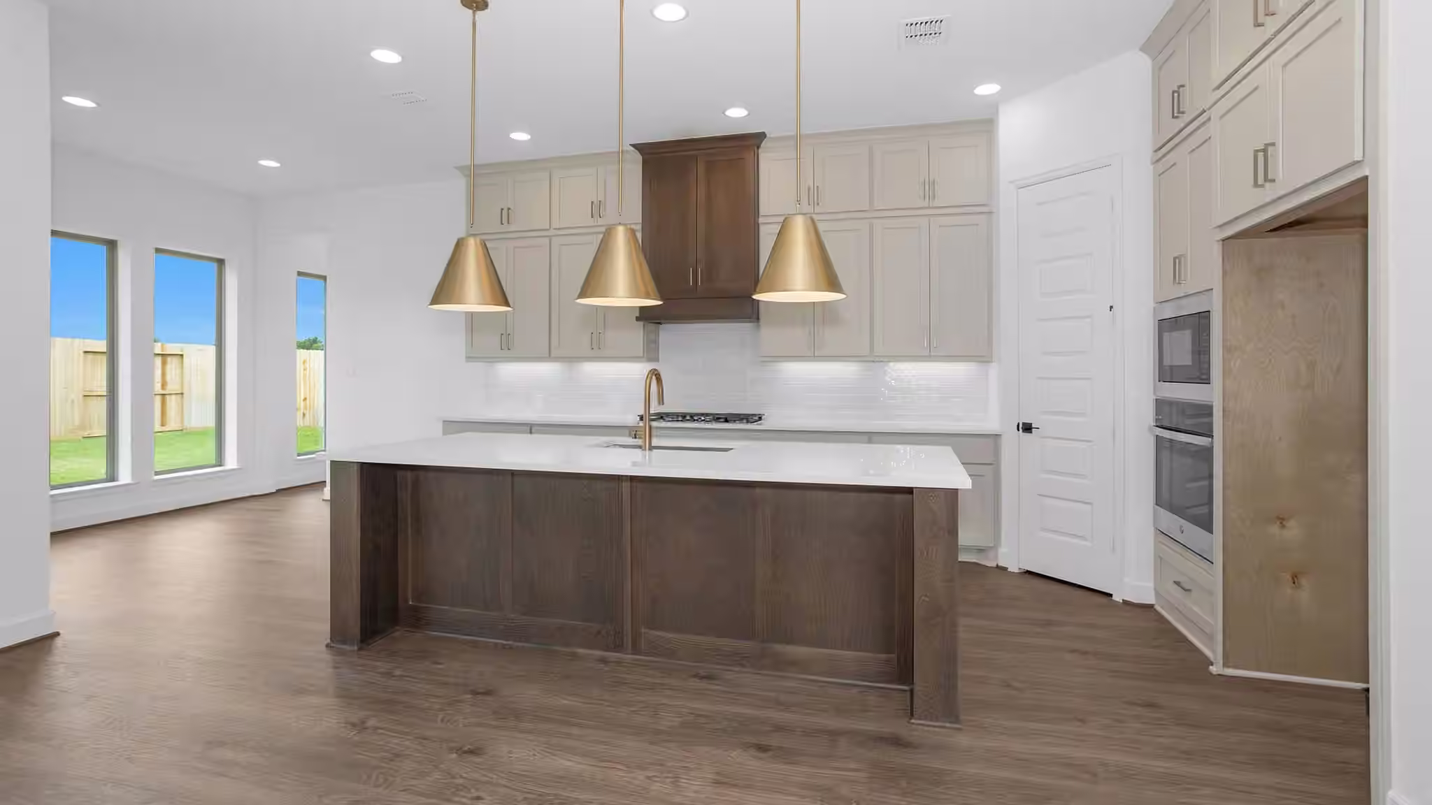 Photo 5 of 2703 Crown Ridge Drive, Missouri City, TX