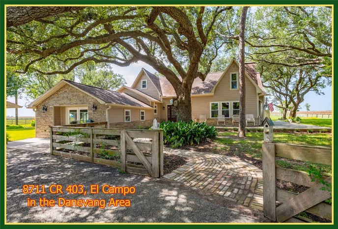 Photo of 8711 County Road 403, El Campo, TX