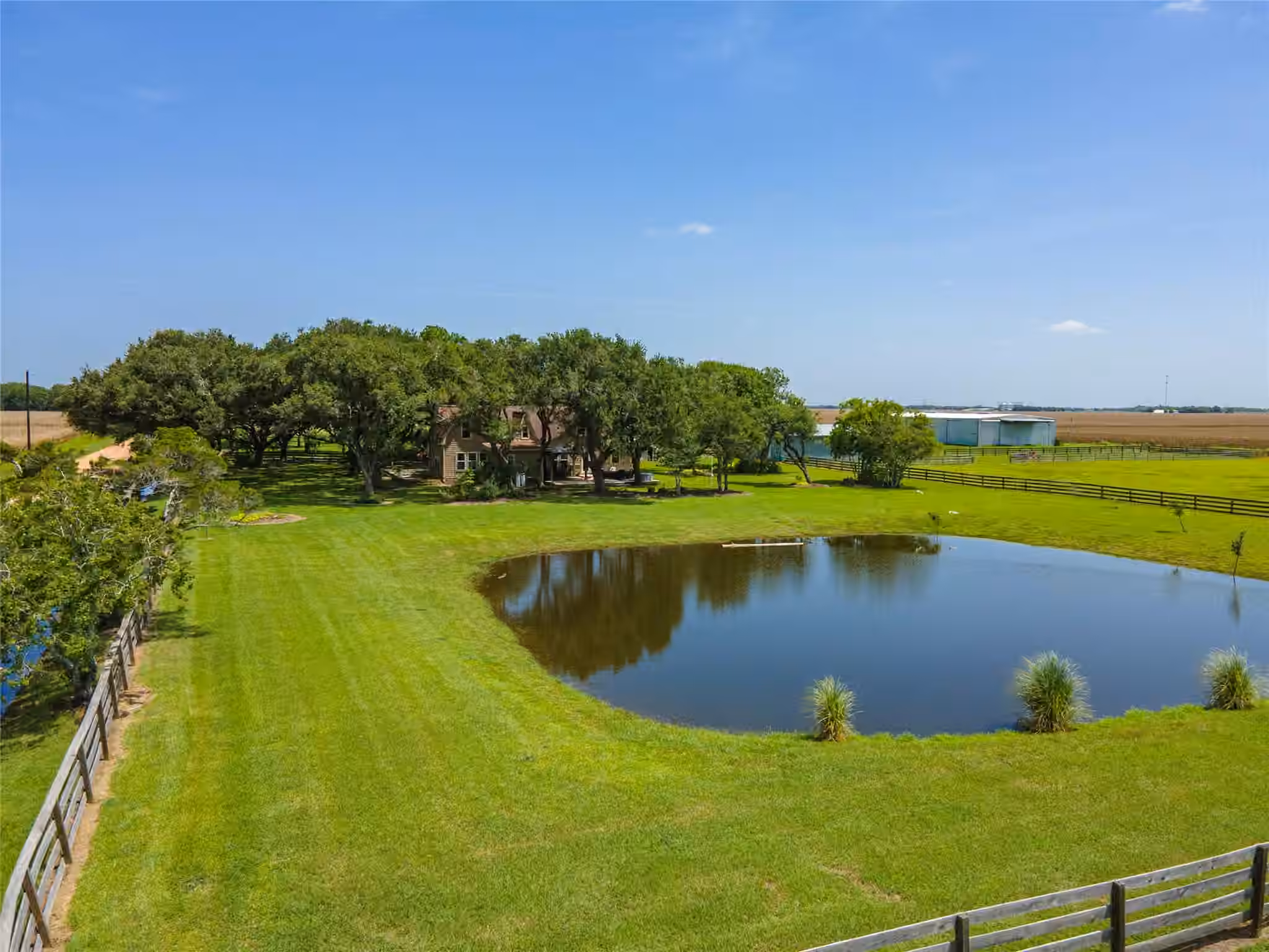 Photo 4 of 8711 County Road 403, El Campo, TX