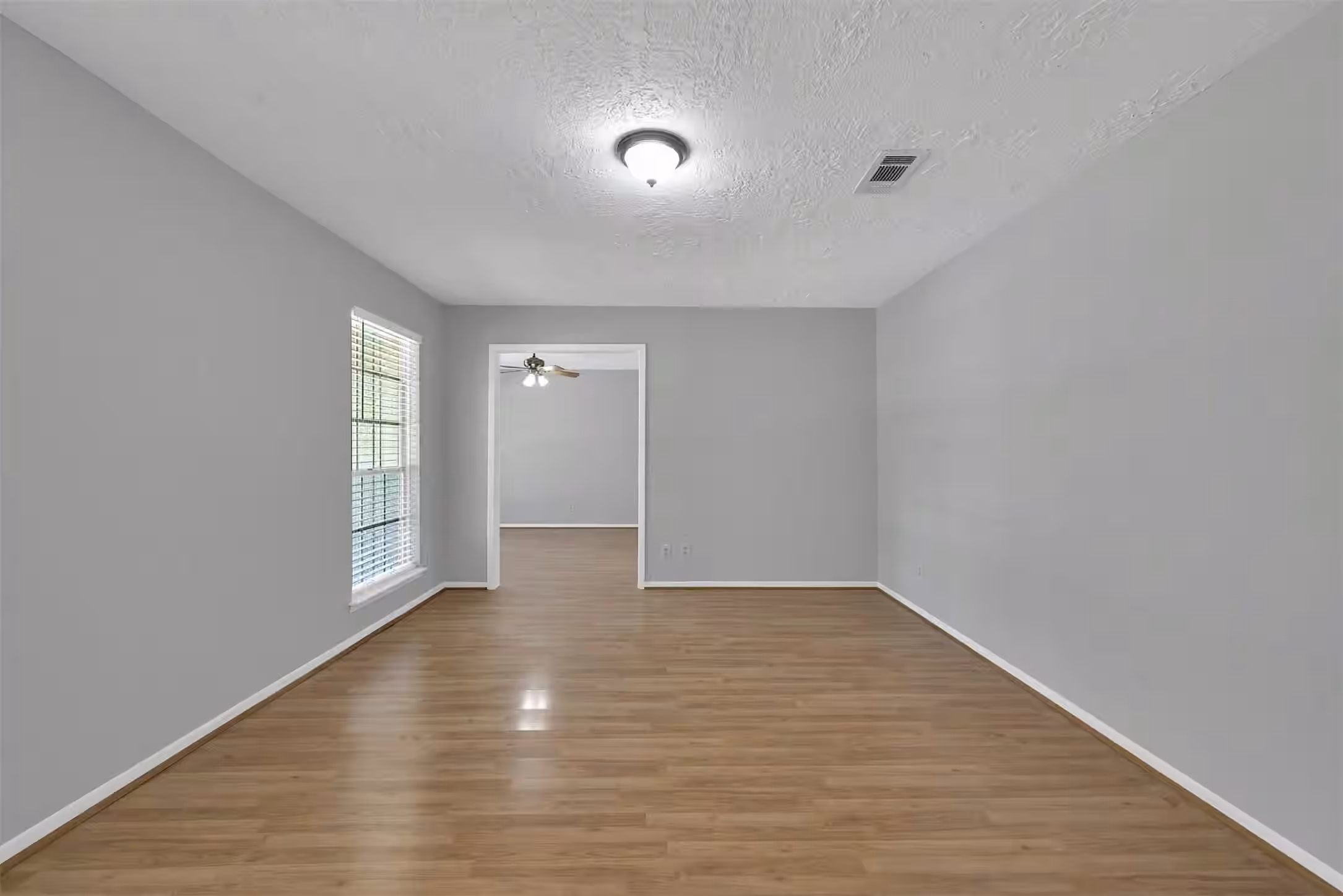 Photo 4 of 27121 Wells Lane, Oak Ridge North, TX