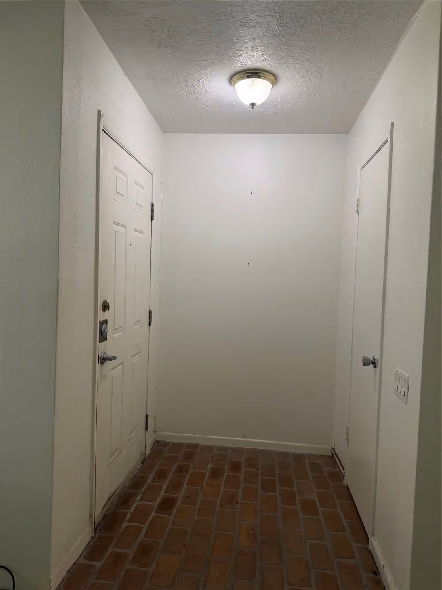 Photo 3 of 8652 Maplecrest Drive, Houston, TX