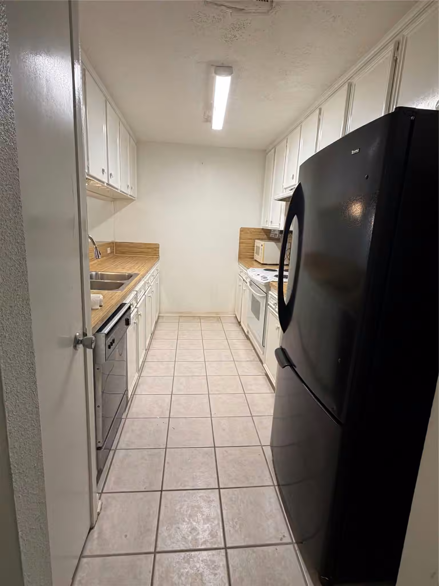 Photo 7 of 8652 Maplecrest Drive, Houston, TX