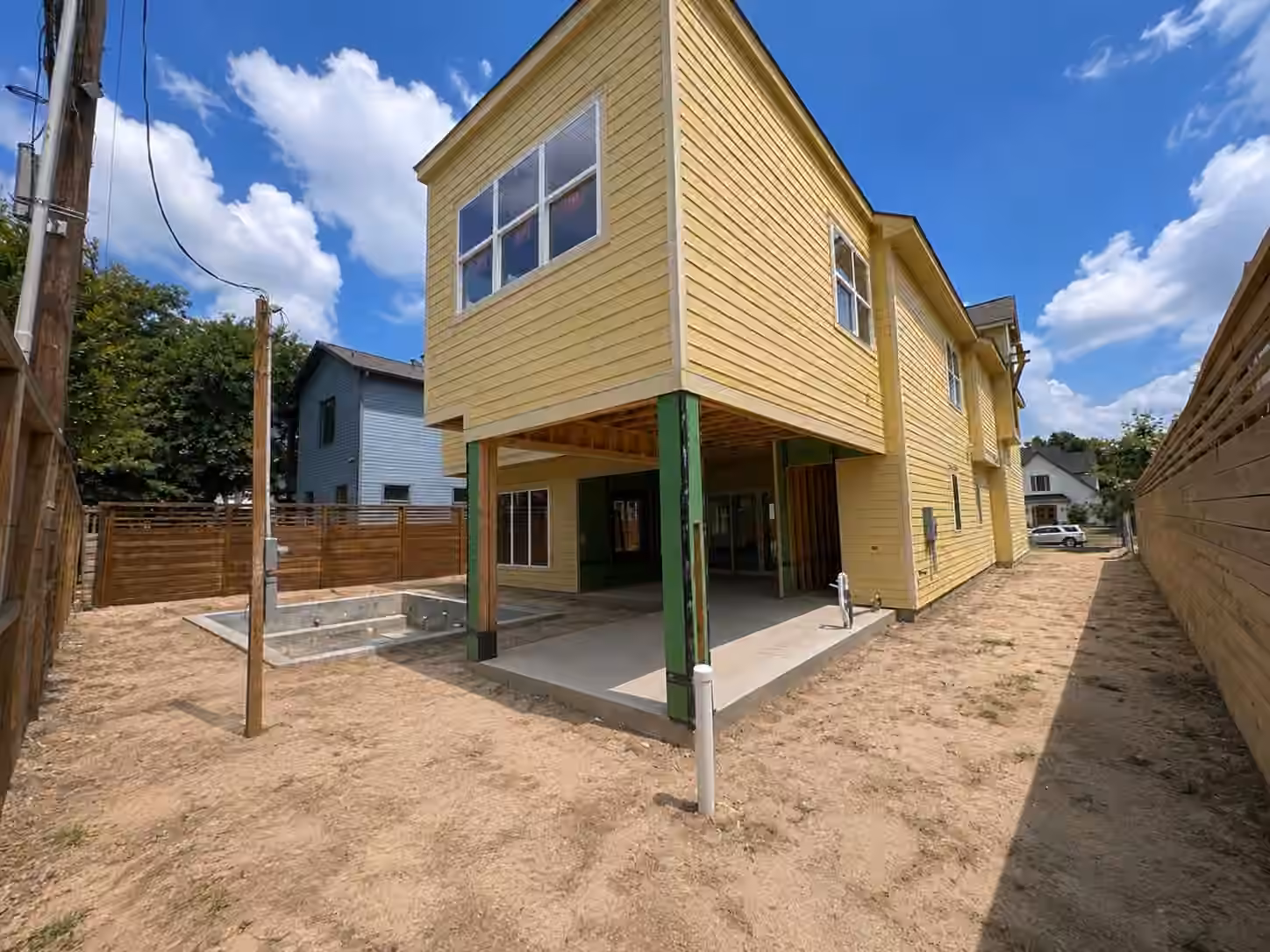 Photo 3 of 955 W 42nd Street, Houston, TX