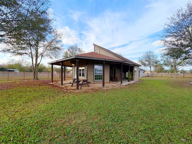 Photo of 369 County Road 3556 Road, Cleveland, TX
