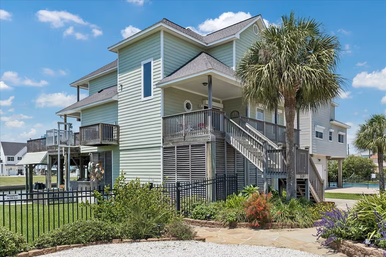 Photo 7 of 515 Westerly Drive, Tiki Island, TX