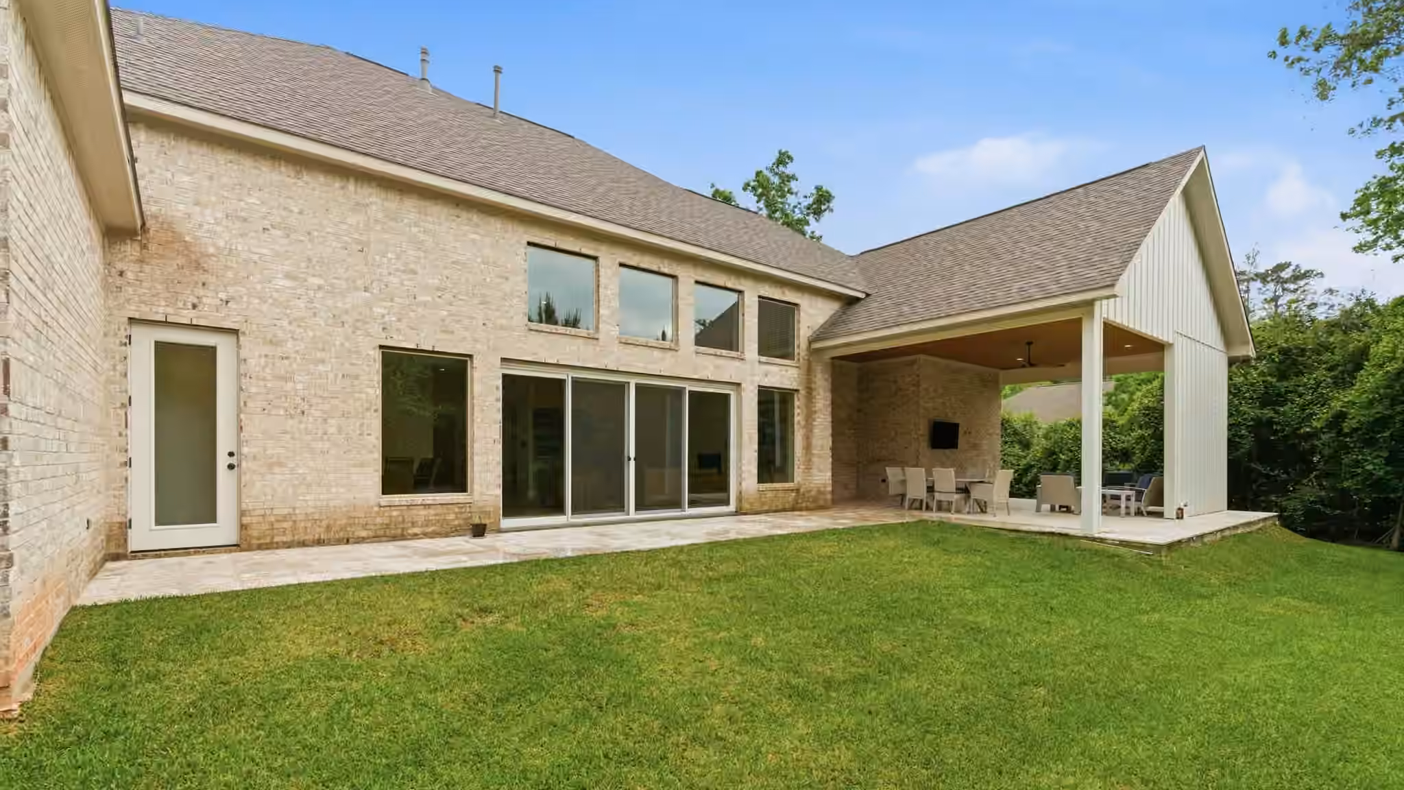 Photo 5 of 25211 Tara Bend Court, Tomball, TX