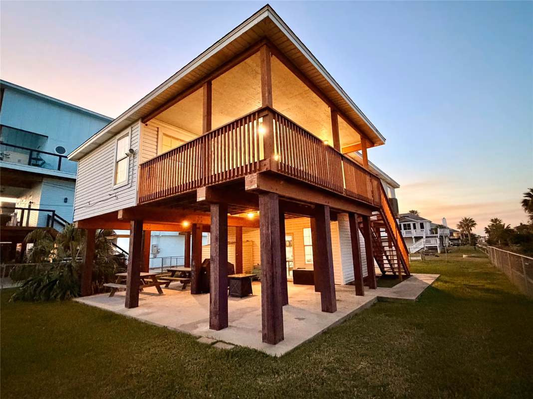 Photo of 16701 Moby Dick Drive, Jamaica Beach, TX 77554