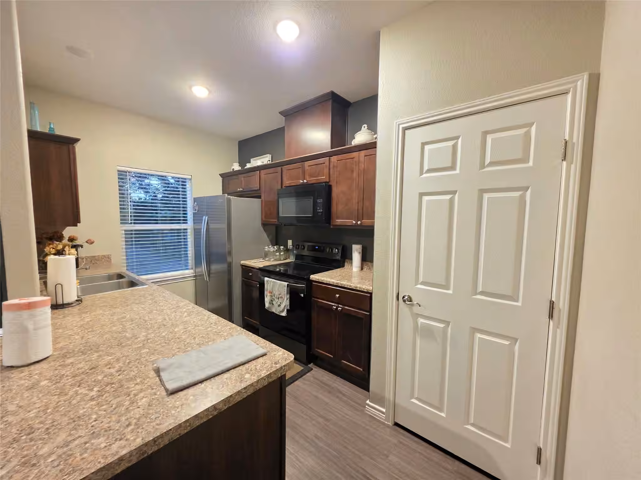 Photo 7 of 737 County Road 3406, Cleveland, TX