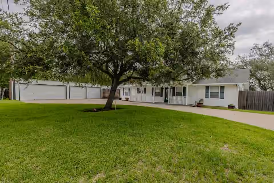 Photo of 483 Riverside Drive, Palacios, TX 77465