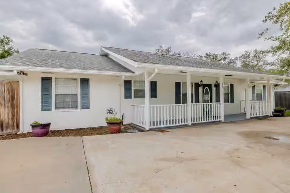 Photo 3 of 483 Riverside Drive, Palacios, TX