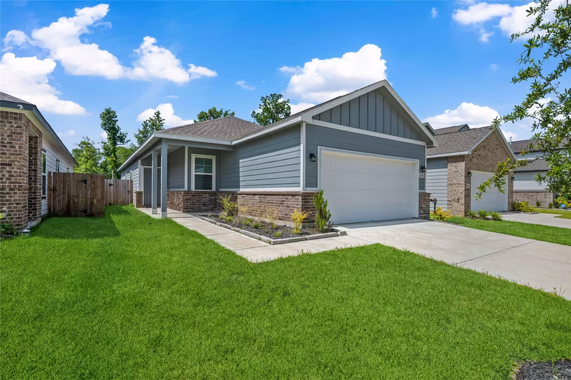 Photo 2 of 16934 Needlepoint Drive, Conroe, TX