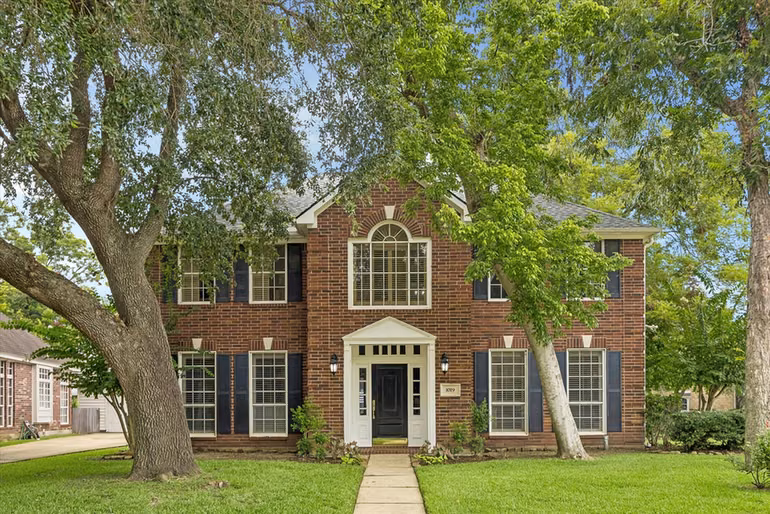 Photo of 1019 Quiet Glen Court, Sugar Land, TX