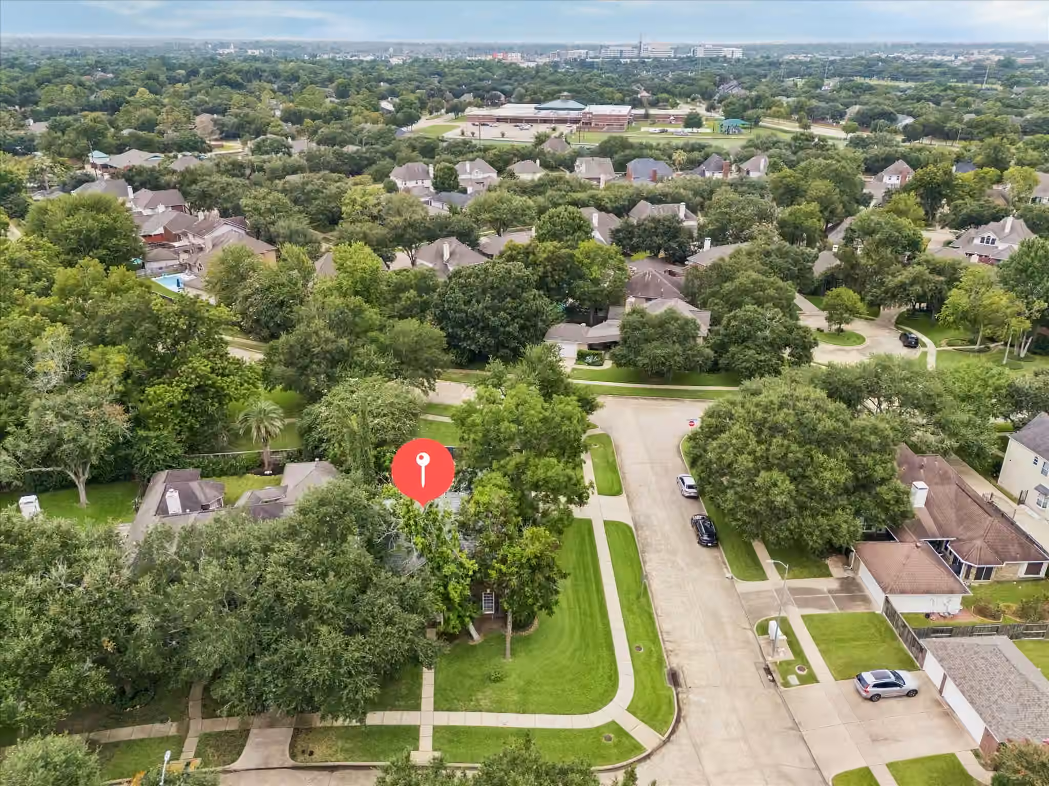 Photo 4 of 1019 Quiet Glen Court, Sugar Land, TX