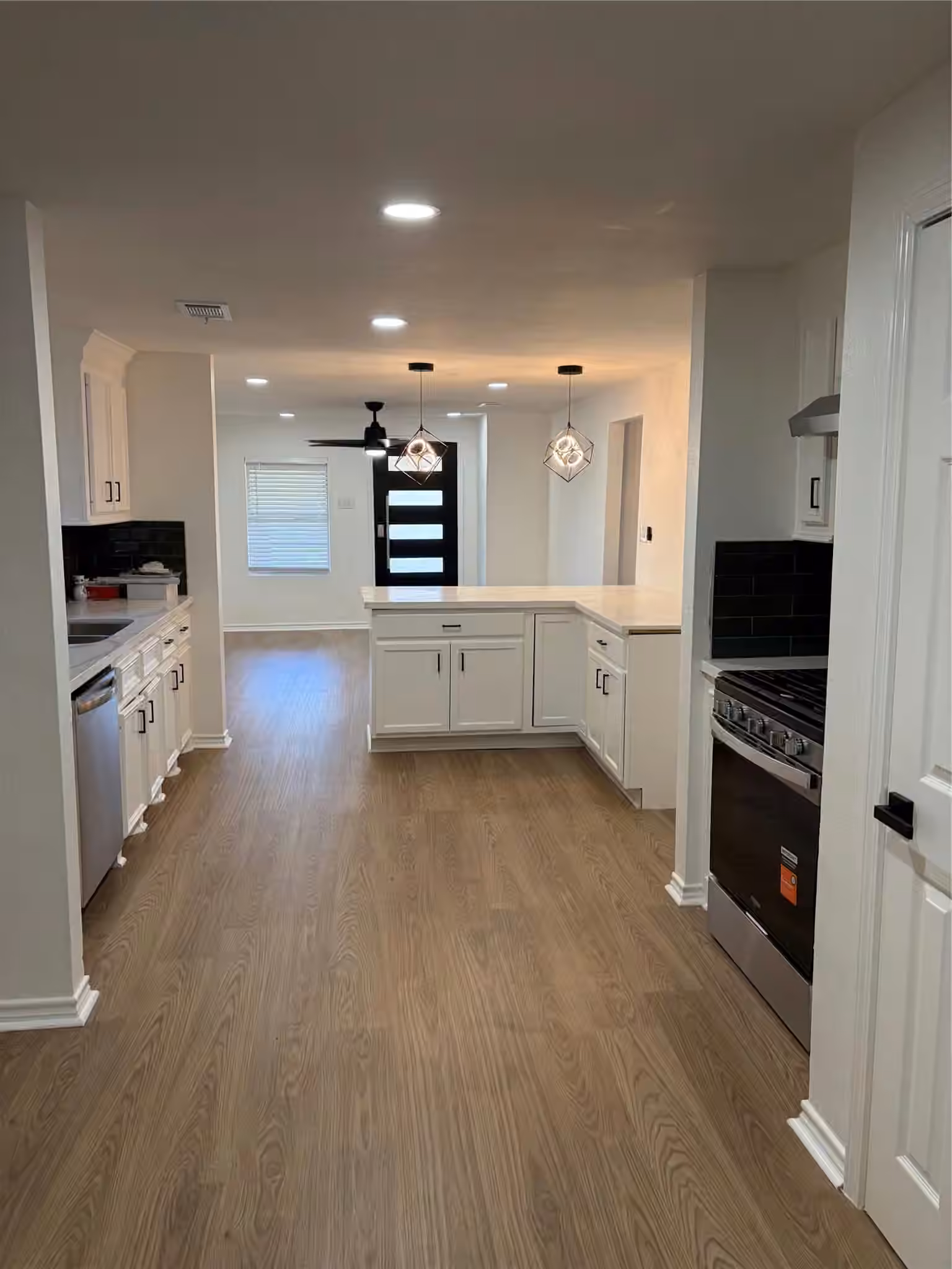 Photo 4 of 7909 Hoffman Street, Houston, TX