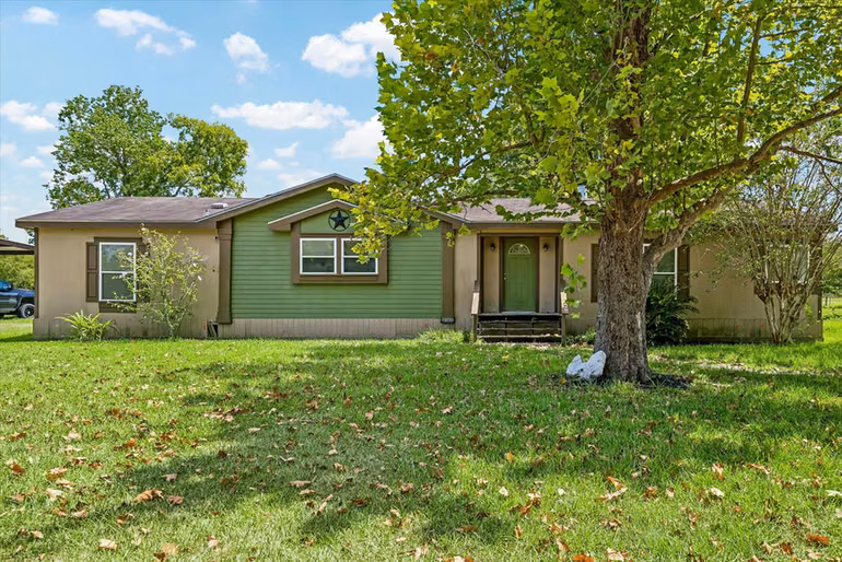 Photo 3 of 920 Crosby Dayton Road, Crosby, TX