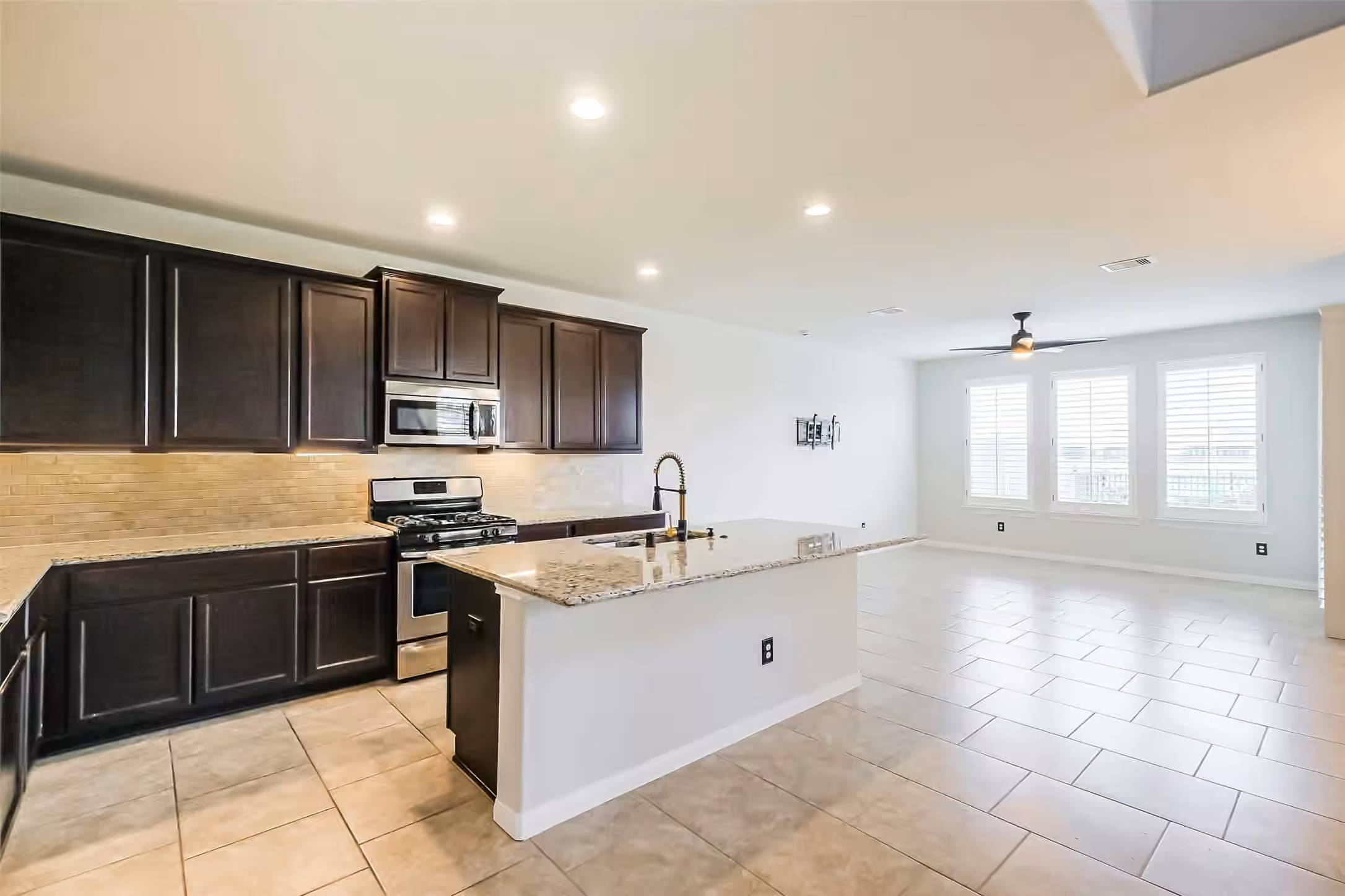 Photo 6 of 1242 Willow Plains Lane Lane N, Rosenberg, TX