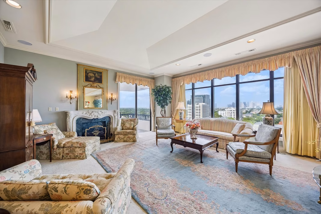 Photo 4 of 2121 Kirby Drive 7NE, Houston, TX