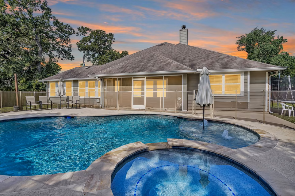Photo 2 of 25075 Shady Oak Drive, Hockley, TX