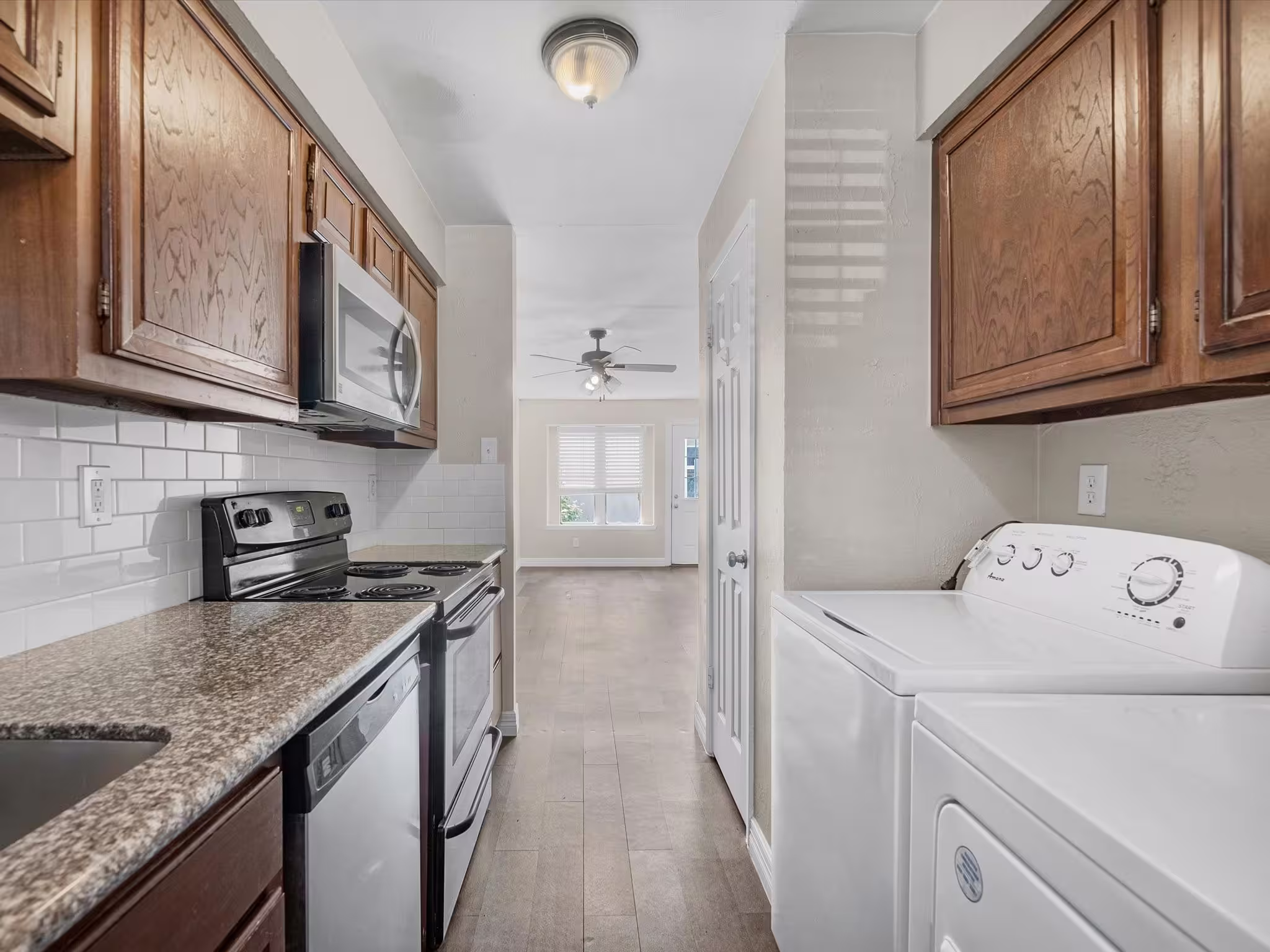 Photo 5 of 7945 Ellinger Lane, Houston, TX